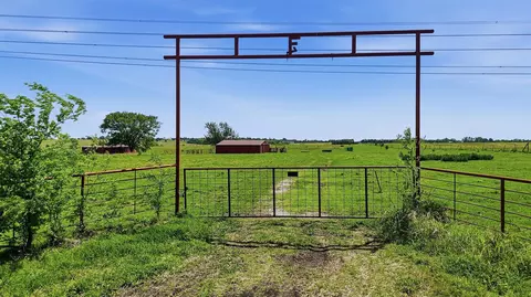 562 Lazy S Ranch Rd, Gunter, TX 75058