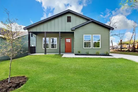 1832 E Broadway Ave, Fort Worth, TX 76104
