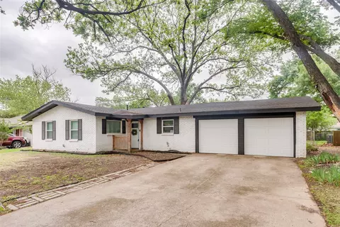 2012 Bradford Dr, Arlington, TX 76010