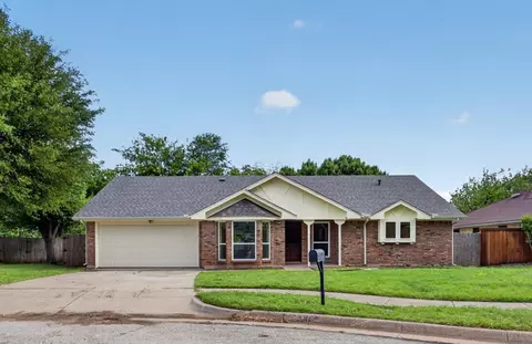 1606 Rosemary Dr, Arlington, TX 76014