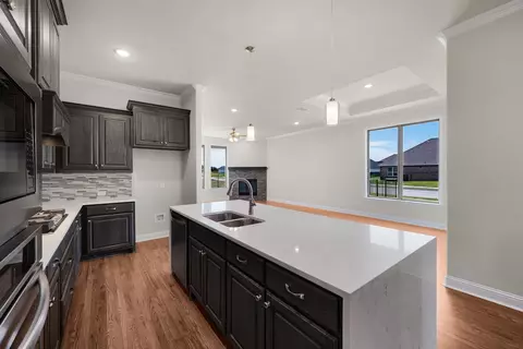 Kitchen - 704 Proverbs Ct, Heath, TX 75126 photo 4 of 4