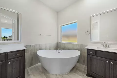 Bath - 704 Proverbs Ct, Heath, TX 75126 photo 1 of 4