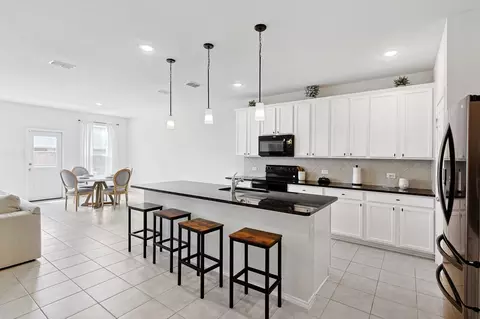 1049 Castroville Dr, Forney, TX 75126