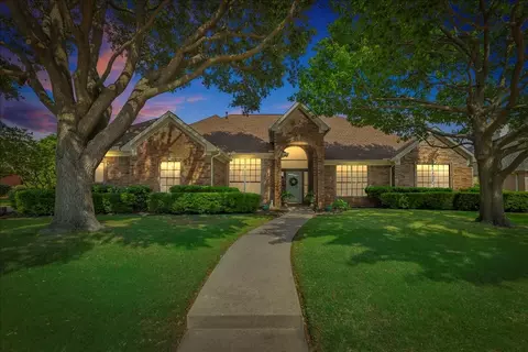 6012 Crestside Dr, Flower Mound, TX 75028