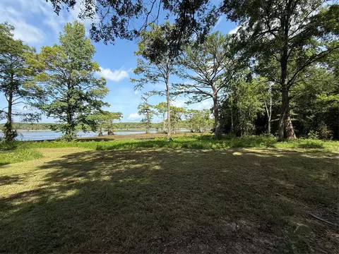 11756 Catfish Rd, Vivian, LA 71082