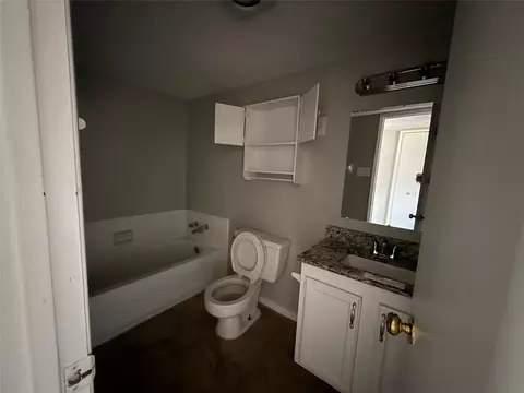 Bath - 5816 Maple Ln, Rowlett, TX 75089 photo 1 of 2