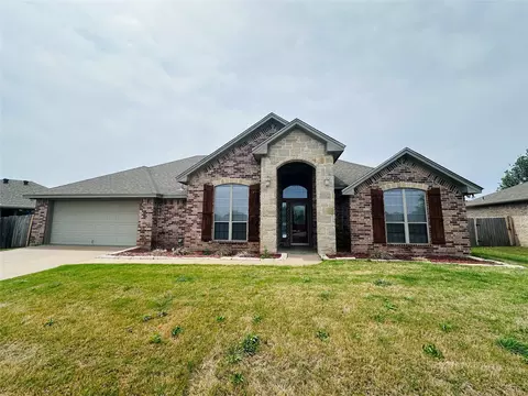 802 Wandering Ct, Granbury, TX 76049
