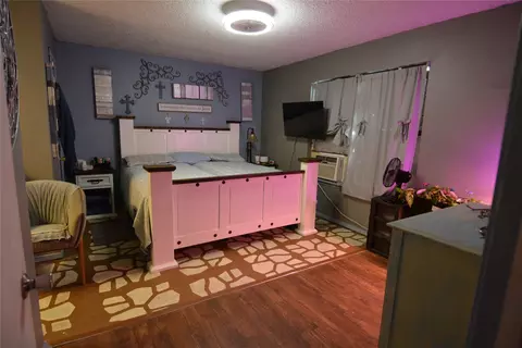 Bedroom - 1306 Clearfield Dr, Cleburne, TX 76033 photo 5 of 6