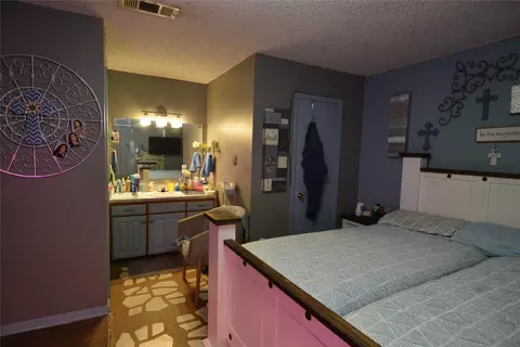 Bedroom - 1306 Clearfield Dr, Cleburne, TX 76033 photo 6 of 6