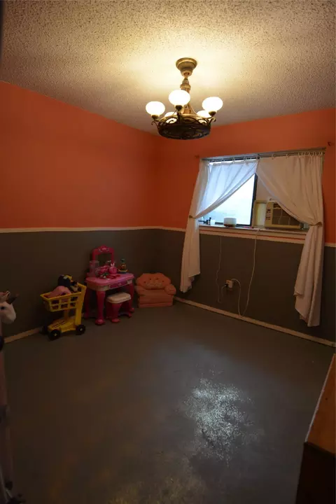 Bedroom - 1306 Clearfield Dr, Cleburne, TX 76033 photo 3 of 6