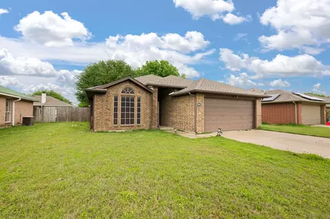 304 Odell St, Cleburne, TX 76033
