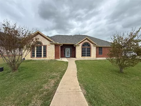543 Islet Dr, Runaway Bay, TX 76426