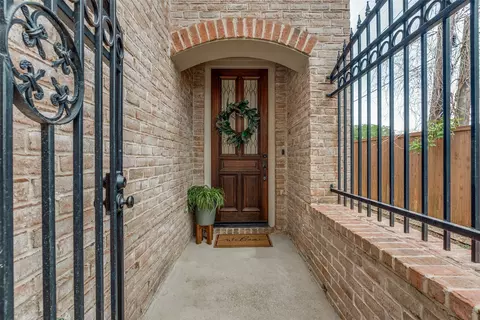 5620 Belmont Ave #8, Dallas, TX 75206