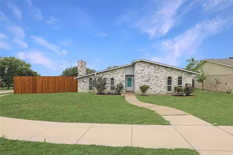 3107 Windsor Rd, Carrollton, TX 75007