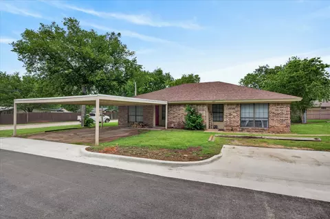 601-603 Clay St, Glen Rose, TX 76043