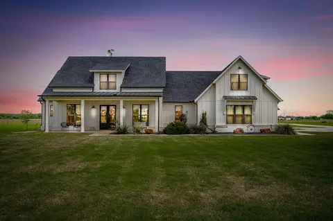 5520 Big Valley Cir, Lipan, TX 76462