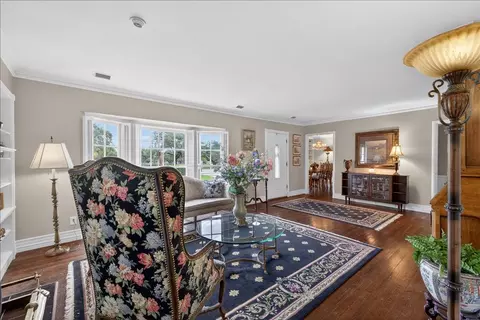 3505 White Settlement Rd, Fort Worth, TX 76107