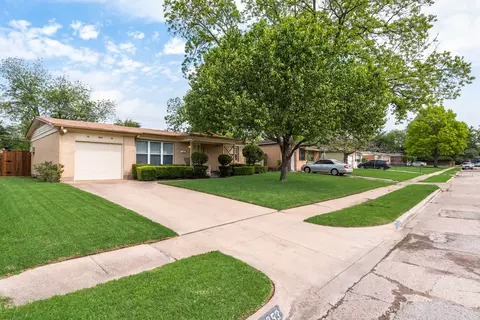 10853 Sharondale Ln, Dallas, TX 75228
