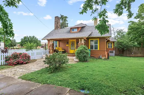 901 8th St, Honey Grove, TX 75446