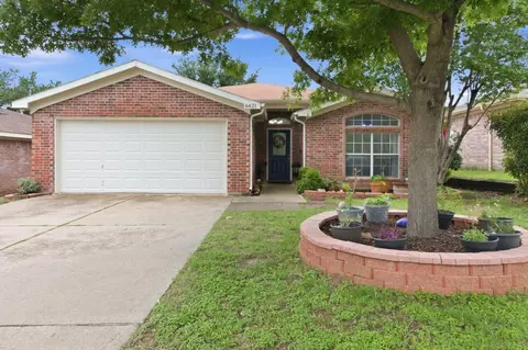 6421 Riverwater Trl, Fort Worth, TX 76179