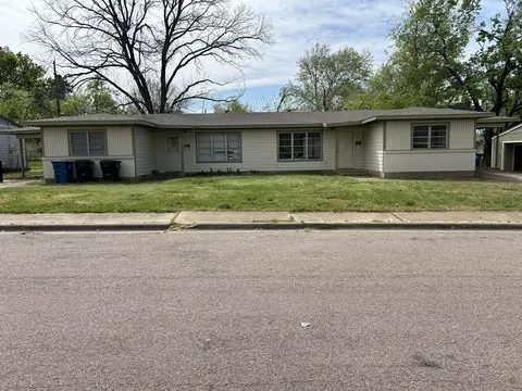 121 Vandenburg Dr, Denison, TX 75020