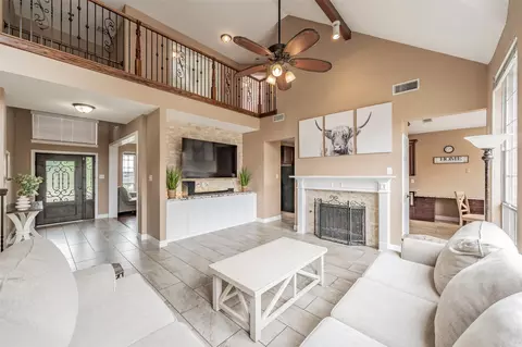 275 Meadowside Dr, Keller, TX 76248