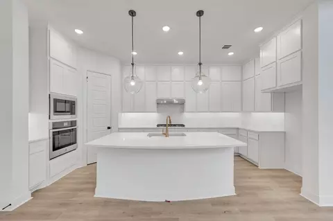 Kitchen - 1426 Roundup Way, Argyle, TX 76226 photo 2 of 7