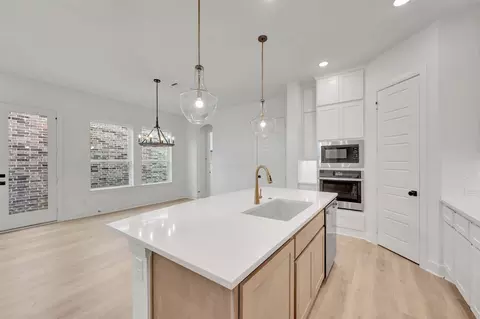 Kitchen - 1426 Roundup Way, Argyle, TX 76226 photo 5 of 7