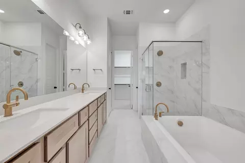 Bath - 1426 Roundup Way, Argyle, TX 76226 photo 2 of 3