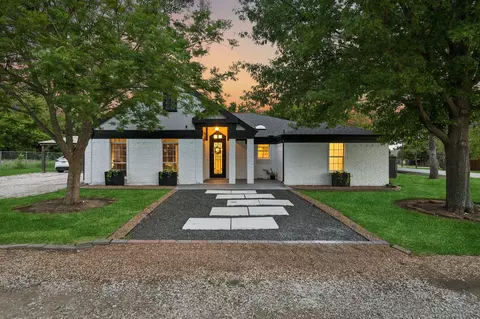 6802 Meadow Rd, North Richland Hills, TX 76182
