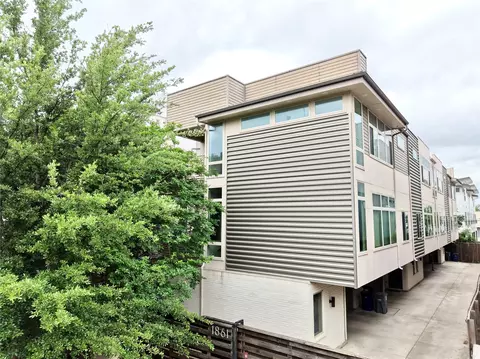 1861 Summit Ave #2, Dallas, TX 75206