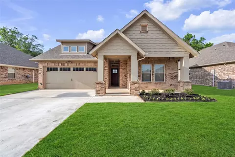 945 Sam St, Springtown, TX 76082