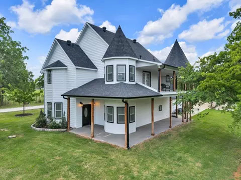 268 Lacy Dr, Lipan, TX 76462