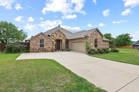 603 E Saunders St, Trenton, TX 75490