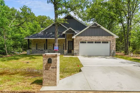 108 Parkside Dr, Trinidad, TX 75163