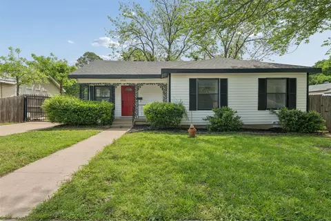 2839 Handley Dr, Fort Worth, TX 76112