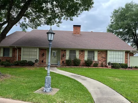 2801 Rix St, Commerce, TX 75428