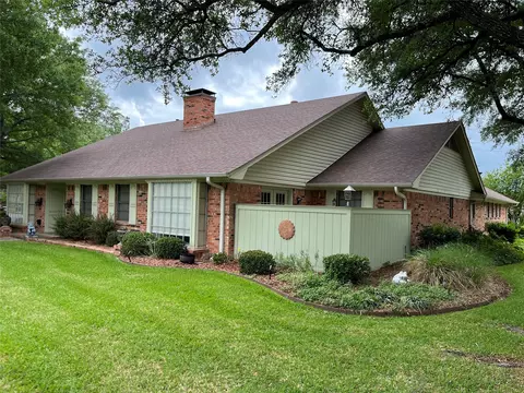 Exterior - 2801 Rix St, Commerce, TX 75428 photo 3 of 8