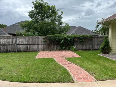 Exterior - 2801 Rix St, Commerce, TX 75428 photo 6 of 8