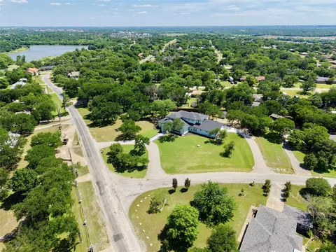 428 Squaw Creek Rd, Willow Park, TX 76087