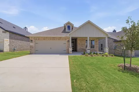 3520 Helena St, Gainesville, TX 76240