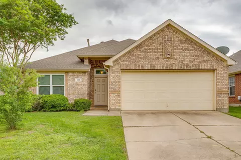 620 Horn St, Crowley, TX 76036
