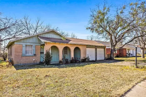 724 E Mustang St, Crowley, TX 76036