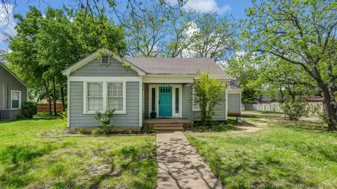 1715 N Oak Ave, Mineral Wells, TX 76067