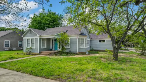 1715 N Oak Ave, Mineral Wells, TX 76067