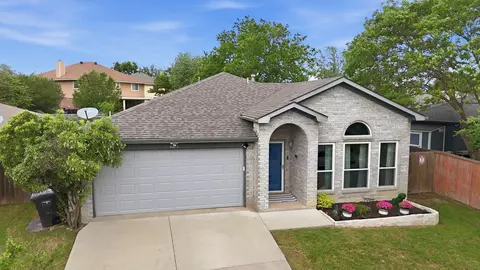4217 Broken Arrow Rd, Fort Worth, TX 76137