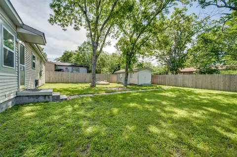 Exterior - 2316 Cunningham St, Irving, TX 75062 photo 4 of 4