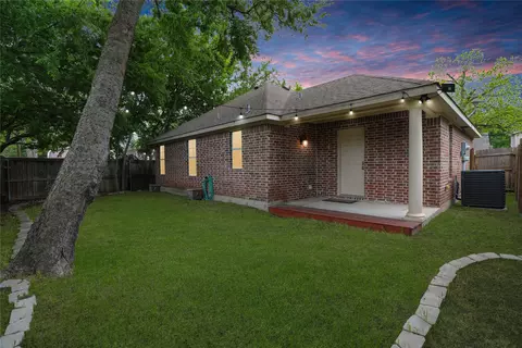 1006 Hall St, Mckinney, TX 75069
