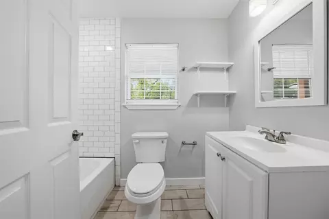 Bath - 2512 Mckenzie Ave, Waco, TX 76708 photo 3 of 4