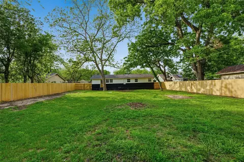 Exterior - 2512 Mckenzie Ave, Waco, TX 76708 photo 6 of 7